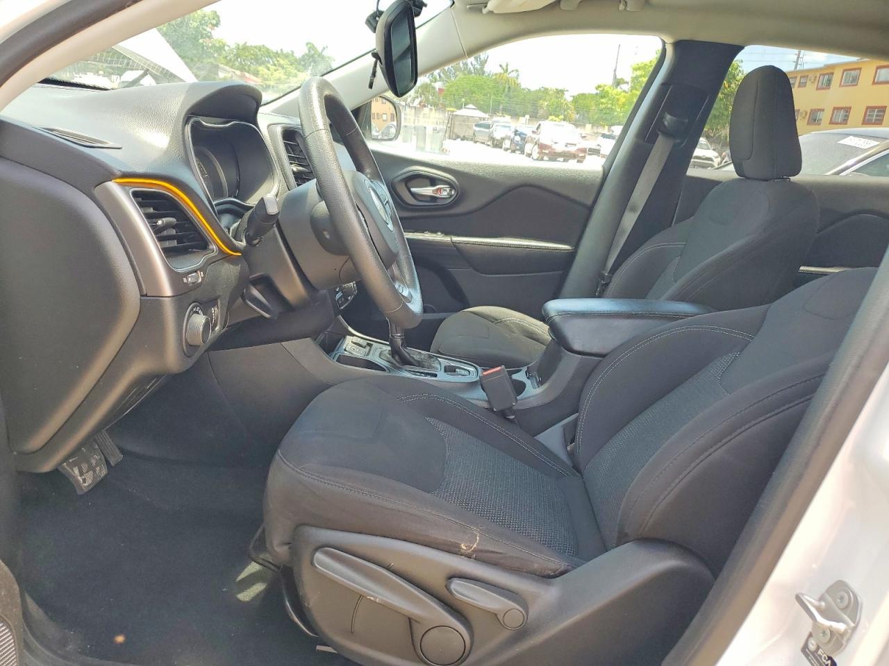 2021 Jeep Cherokee Latitude - Image 7