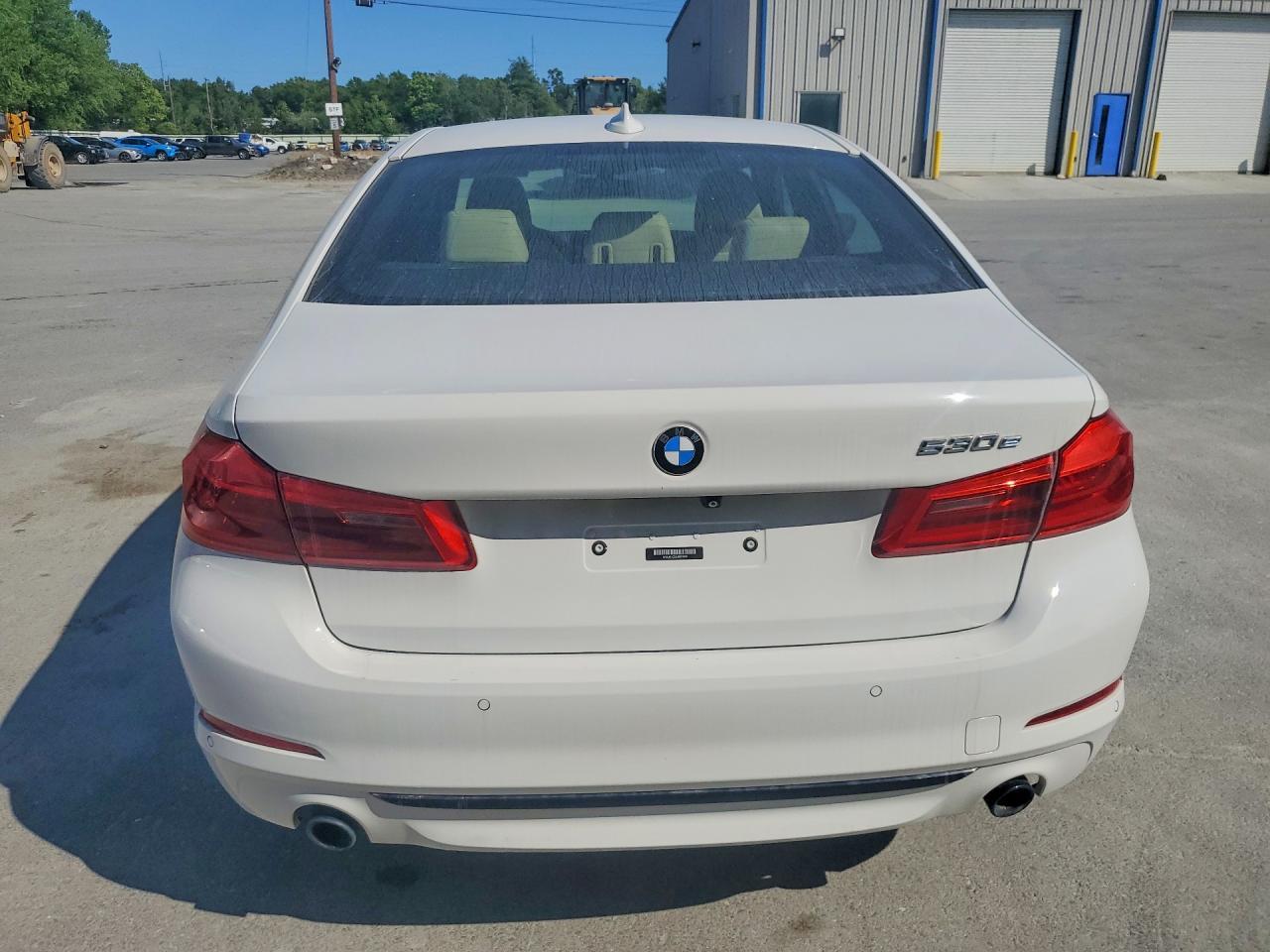 2018 BMW 530Xe - Image 6