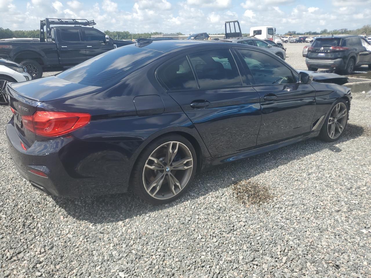 2020 BMW M550Xi - Фото 3