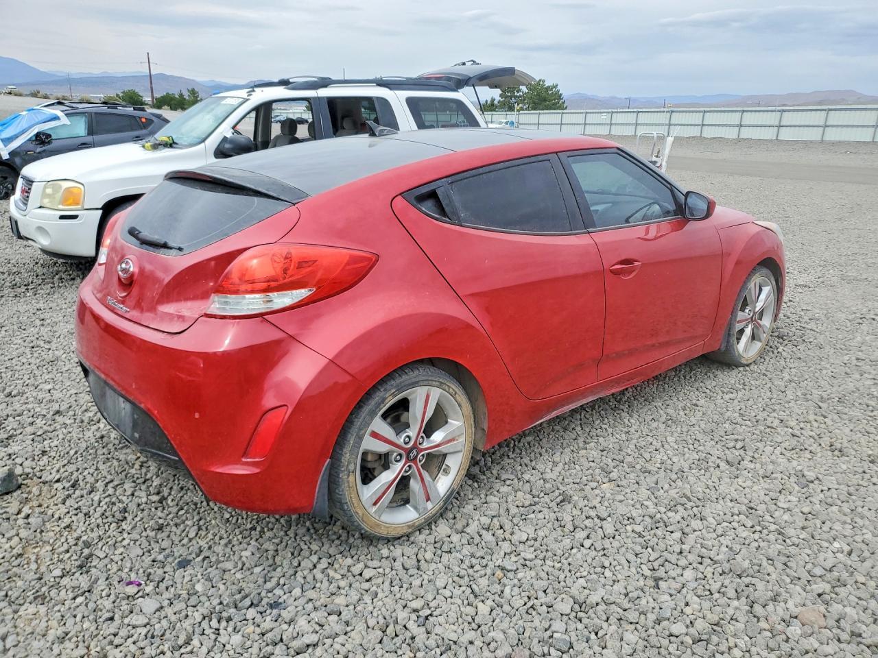 2016 Hyundai Veloster Base - Image 3