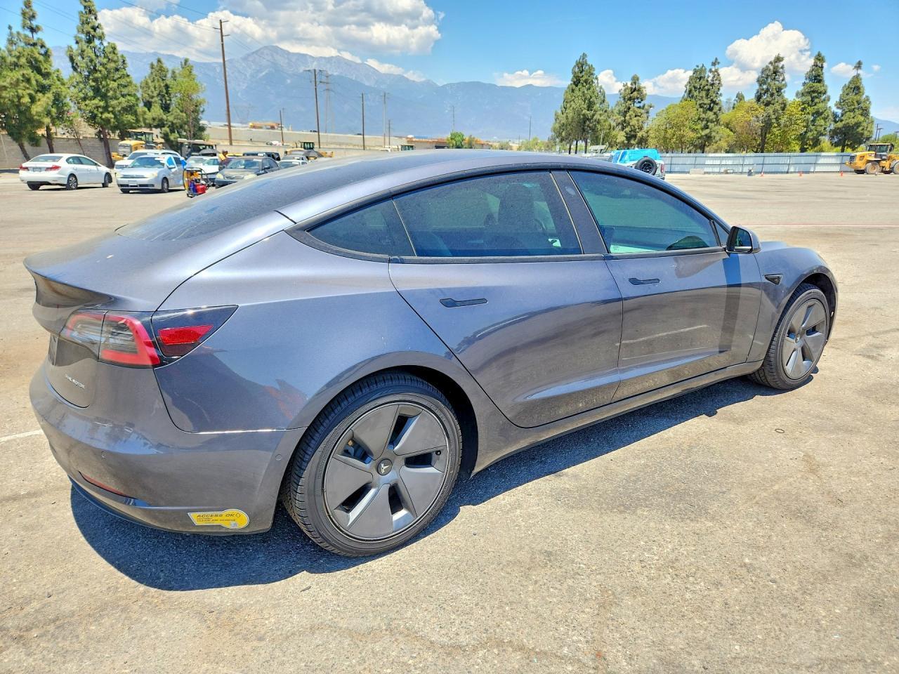 2022 Tesla Model 3 - Фото 3