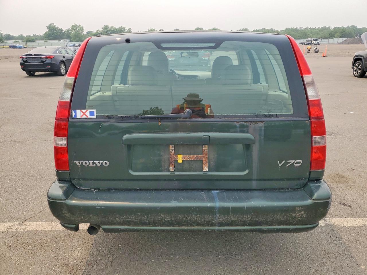 1999 Volvo V70 - Image 6