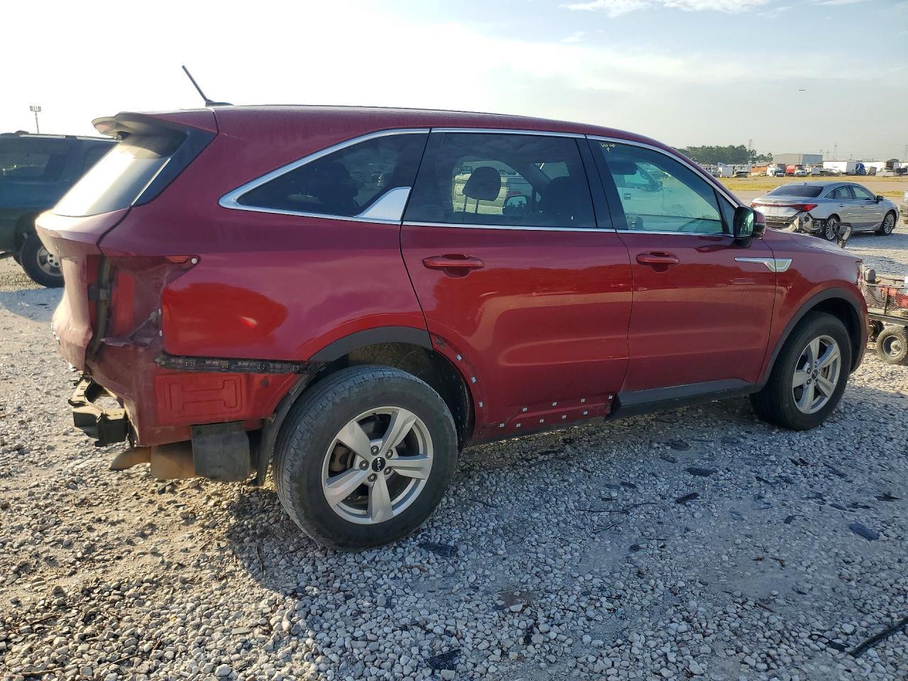 2022 Kia Sorento Lx - Image 3
