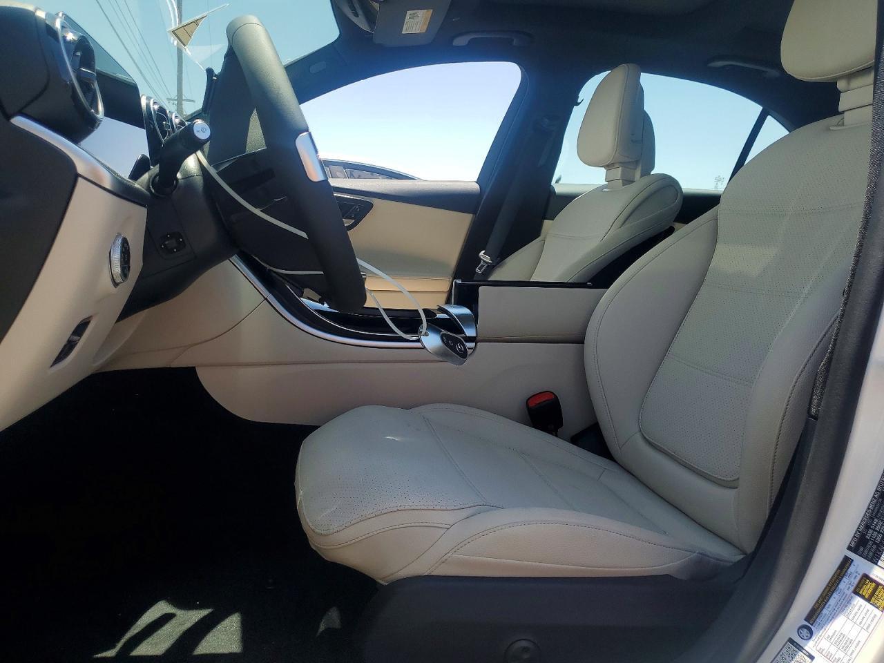 2026 Mercedes-Benz C 300 4Matic - Image 7