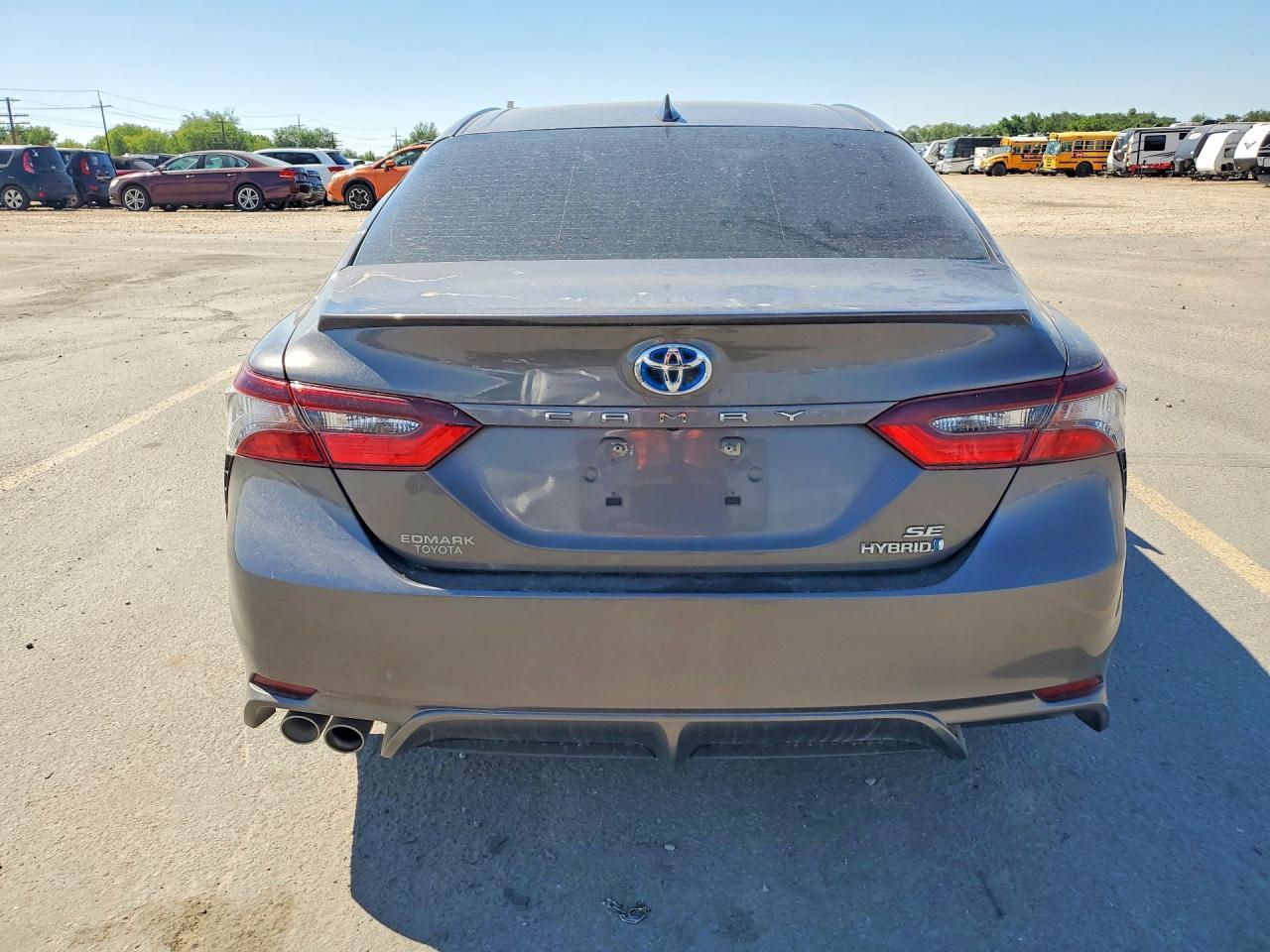 2021 Toyota Camry Se - Фото 6