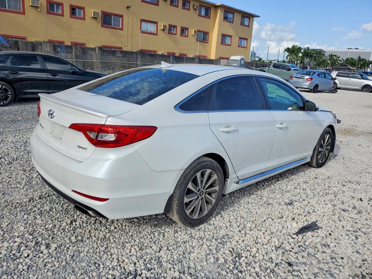 2015 Hyundai Sonata Sport - Фото 3