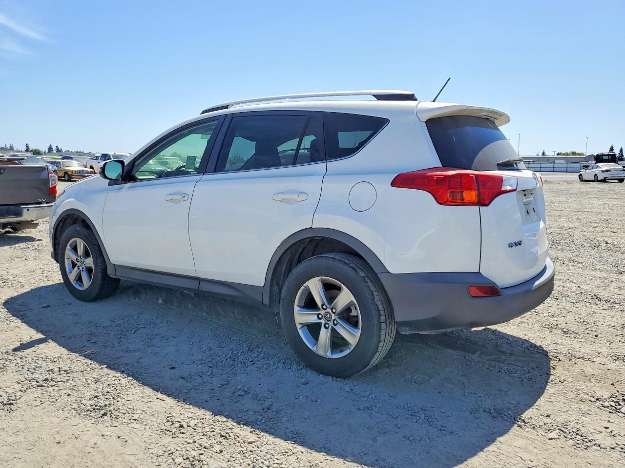 2015 Toyota Rav4 Xle - Image 2