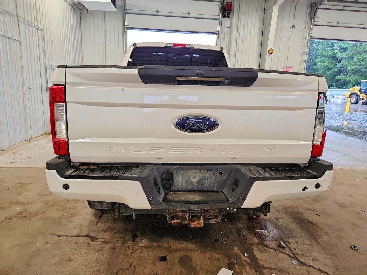 2017 Ford F350 - Фото 6
