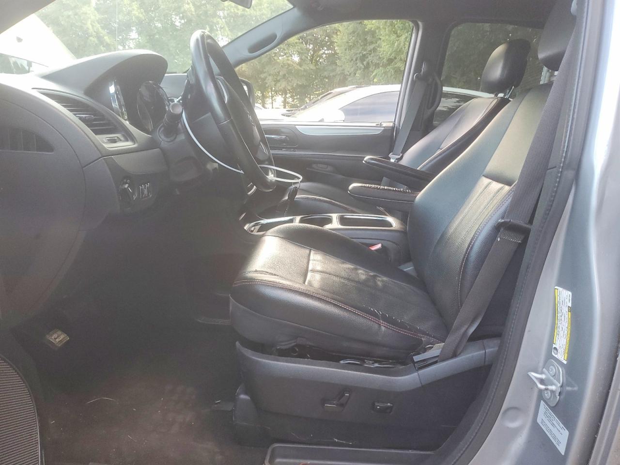 2015 Dodge Grand Caravan R/T - Image 7