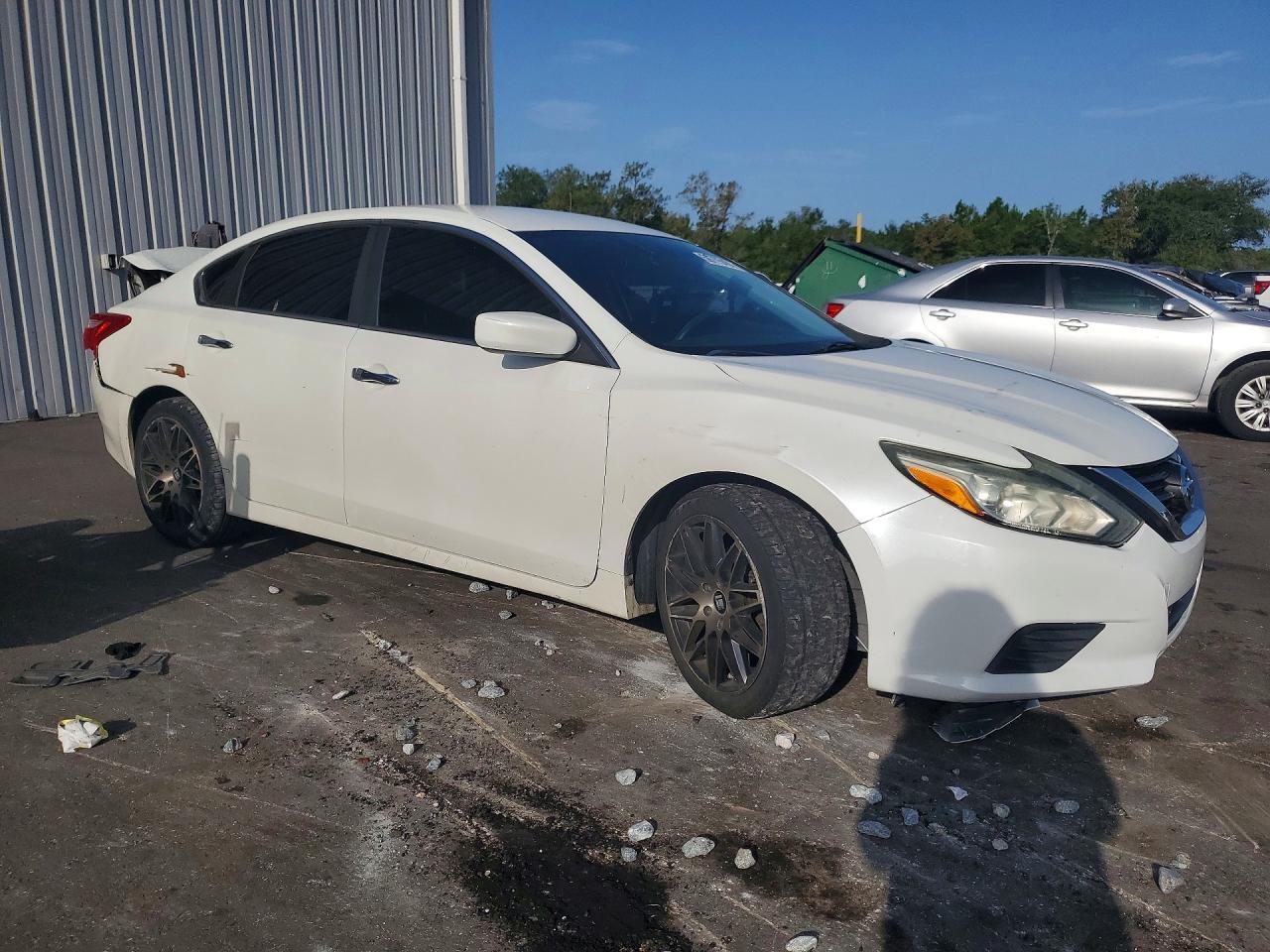 2016 Nissan Altima 2.5 S - Image 4