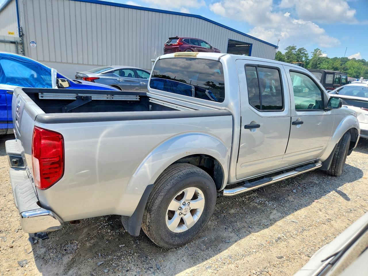2011 Nissan Frontier S - Фото 3