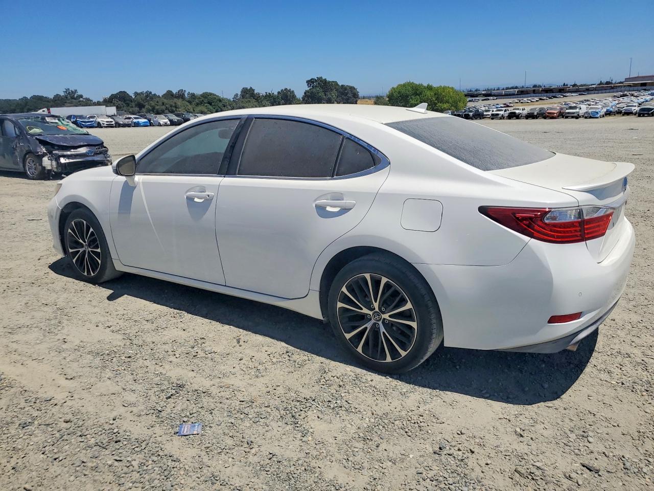 2014 Lexus Es 350 - Image 2