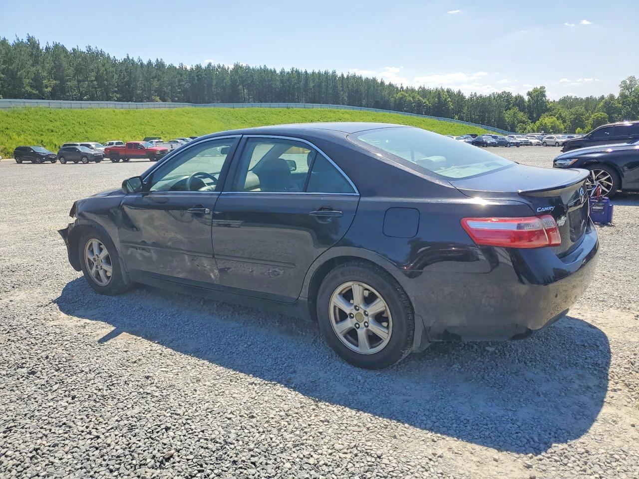 2009 Toyota Camry Le - Фото 2