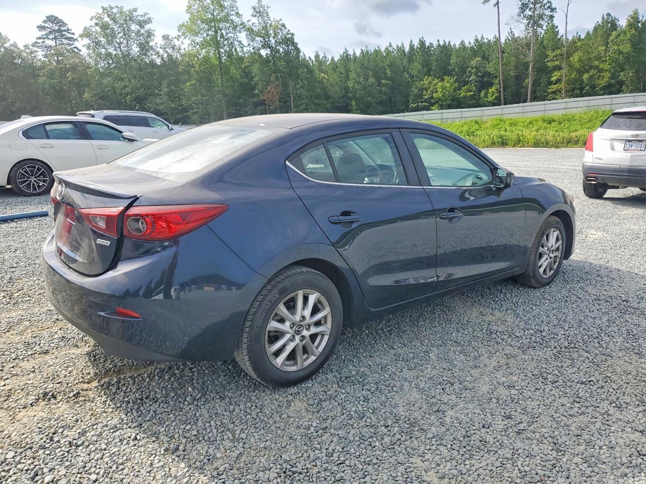 2016 Mazda 3 Touring - Image 3