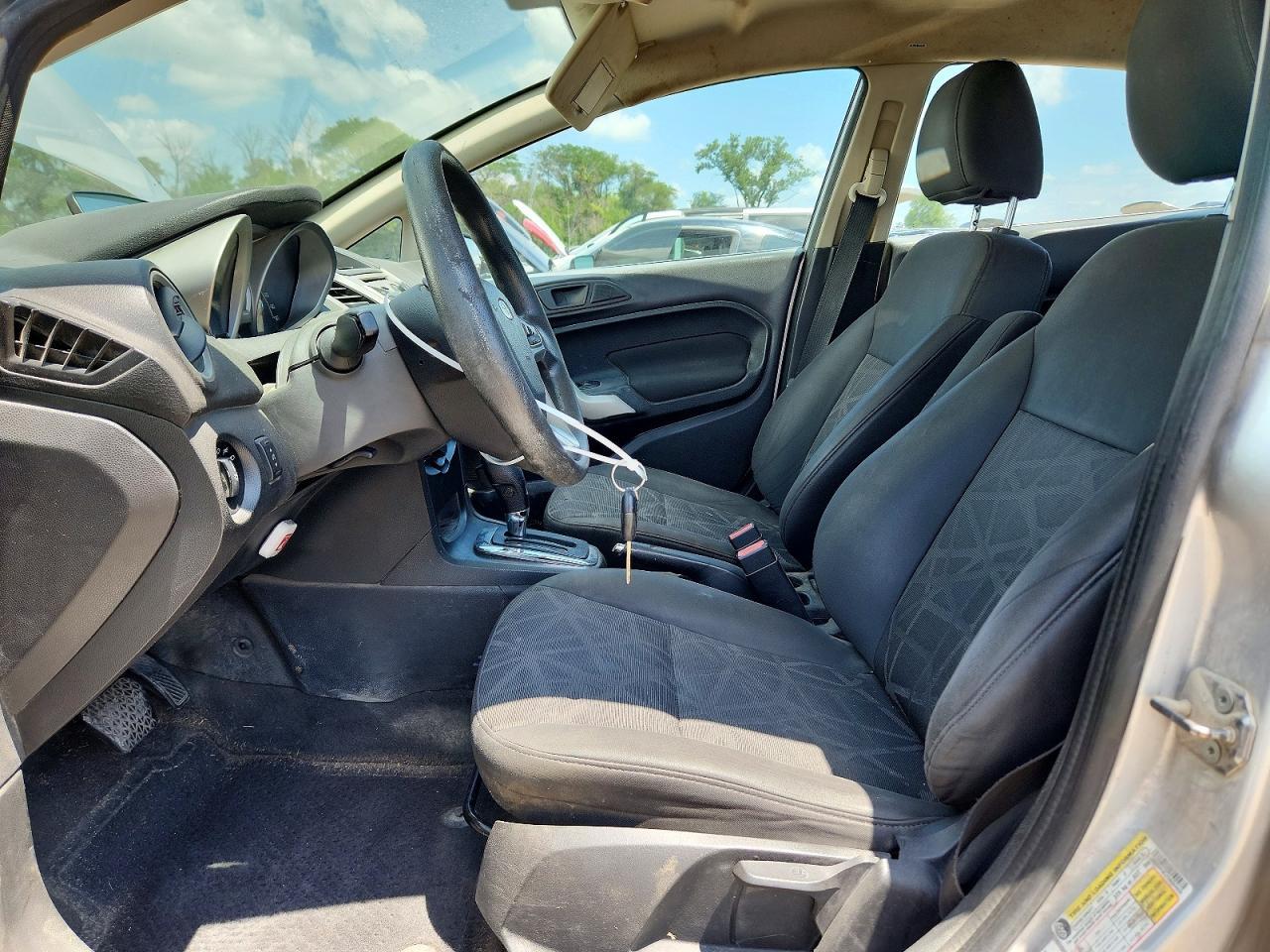 2013 Ford Fiesta Se - Фото 7