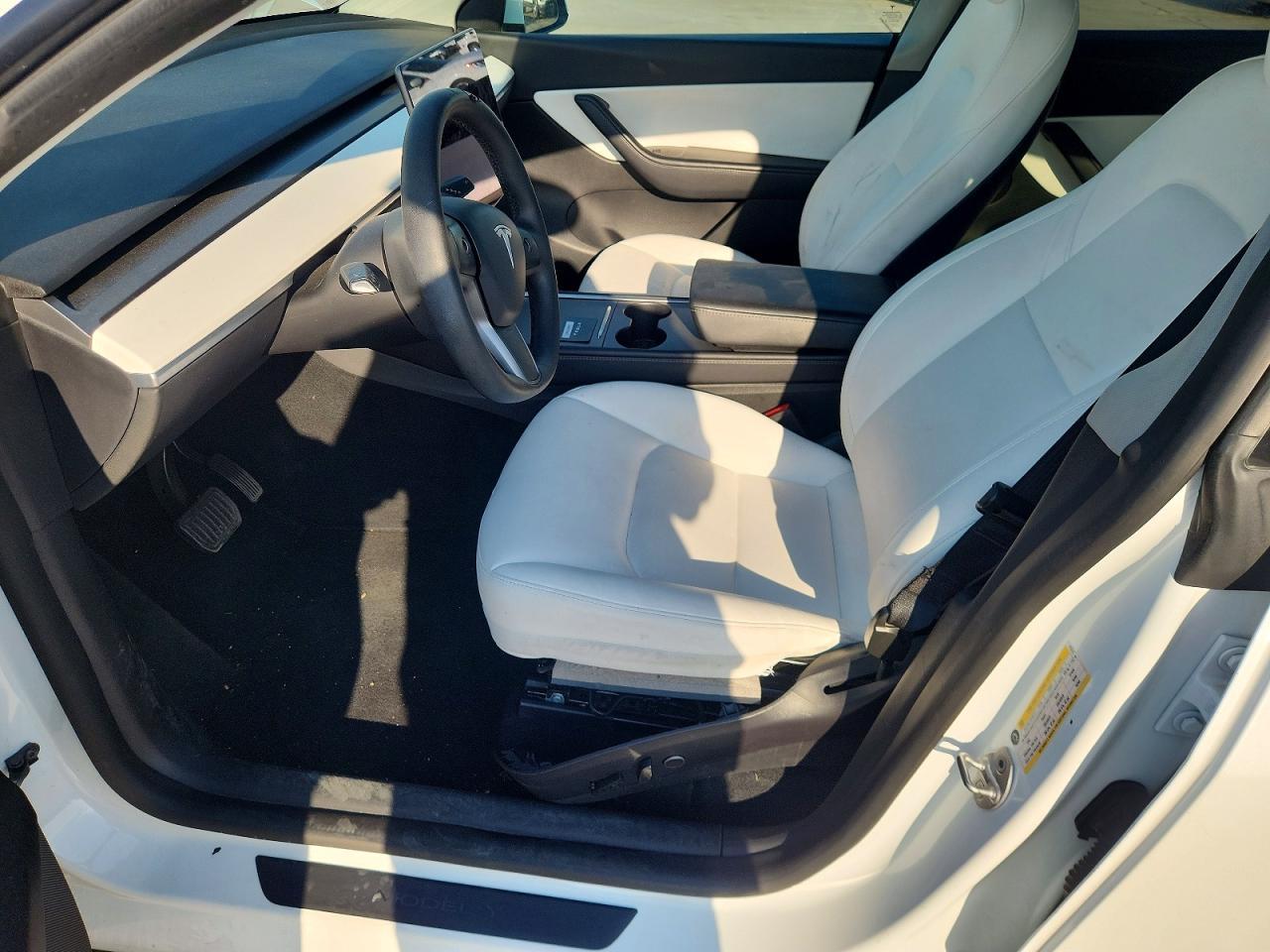 2022 Tesla Model Y - Image 7