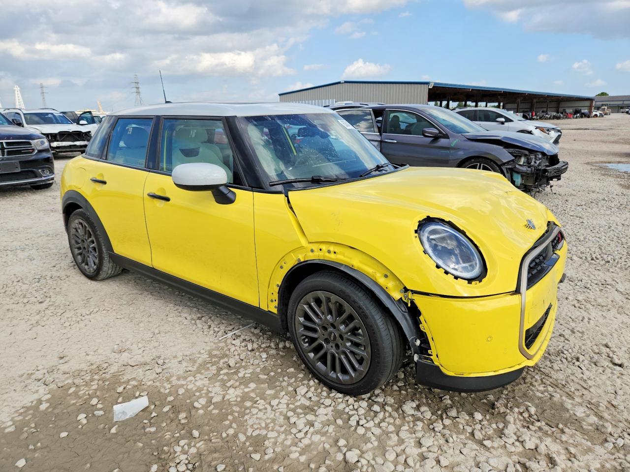 2025 Mini Cooper S - Фото 4