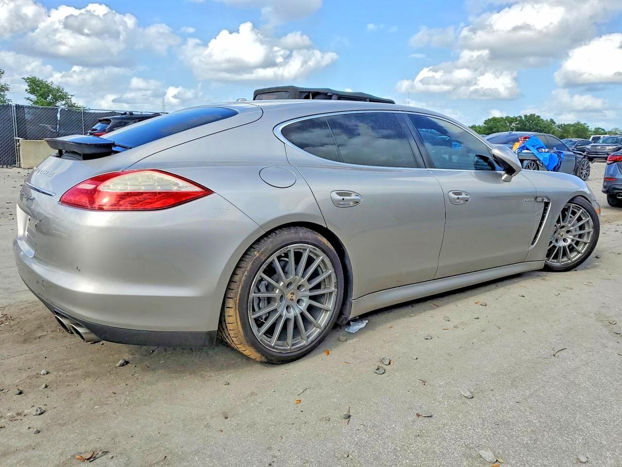 2012 Porsche Panamera S Hybrid - Фото 3