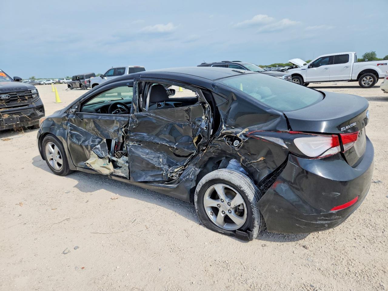 2014 Hyundai Elantra Se - Фото 2