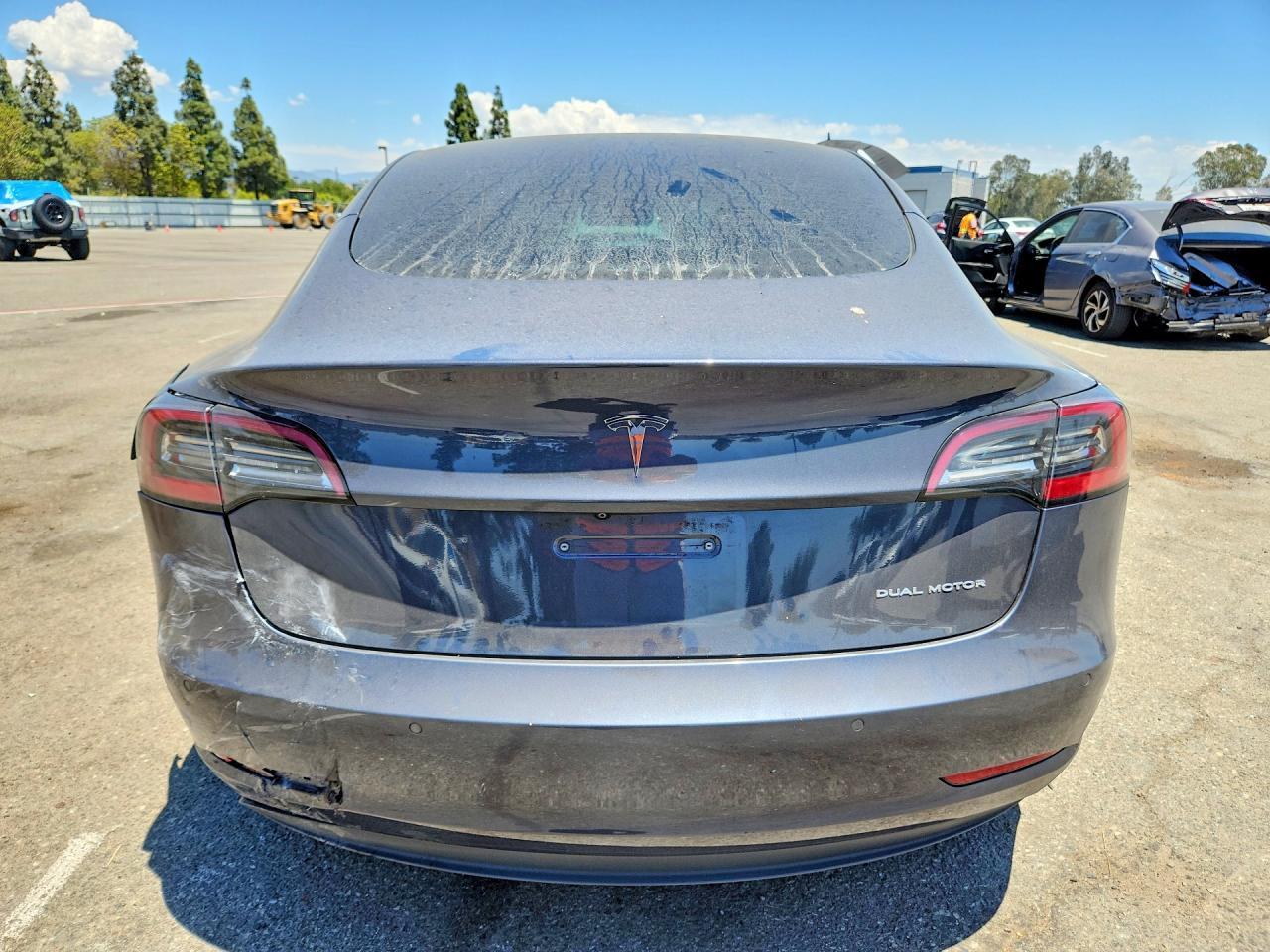 2022 Tesla Model 3 - Фото 6