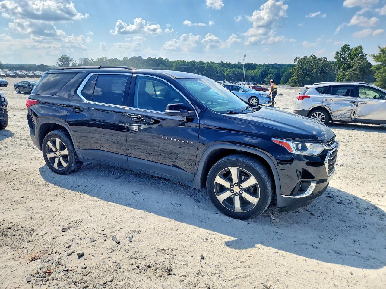 2021 Chevrolet Traverse Lt - Фото 4