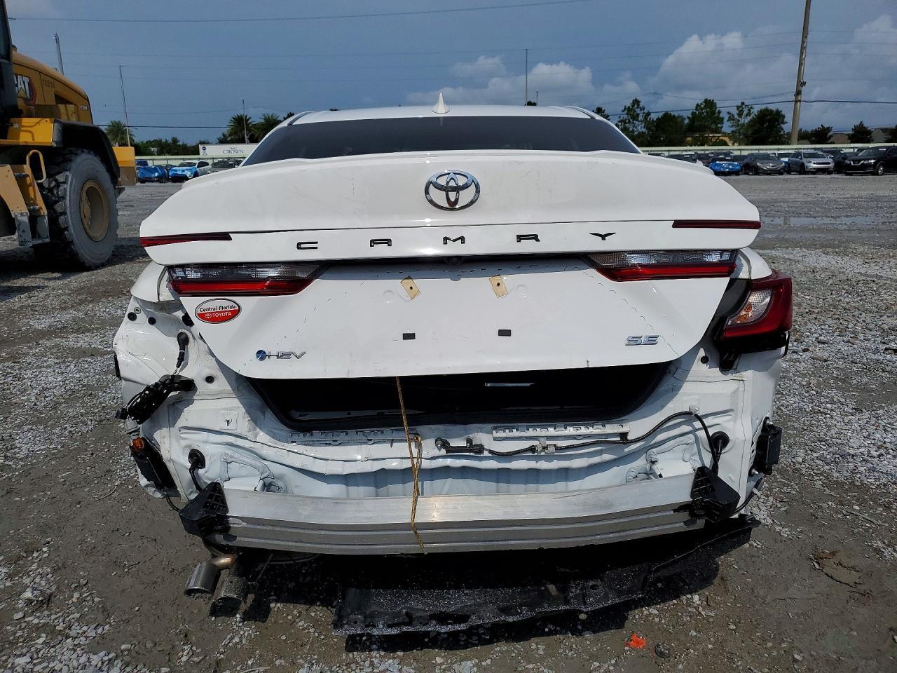 2025 Toyota Camry Se - Фото 6
