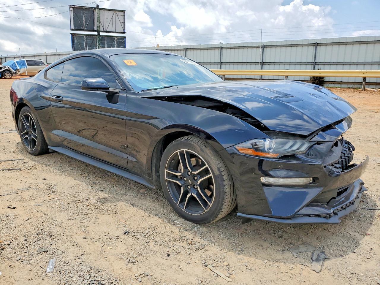 2019 Ford Mustang - Image 4