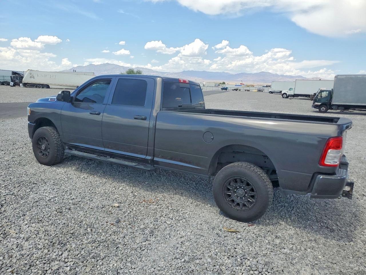 2020 Ram 3500 Tradesman - Фото 2