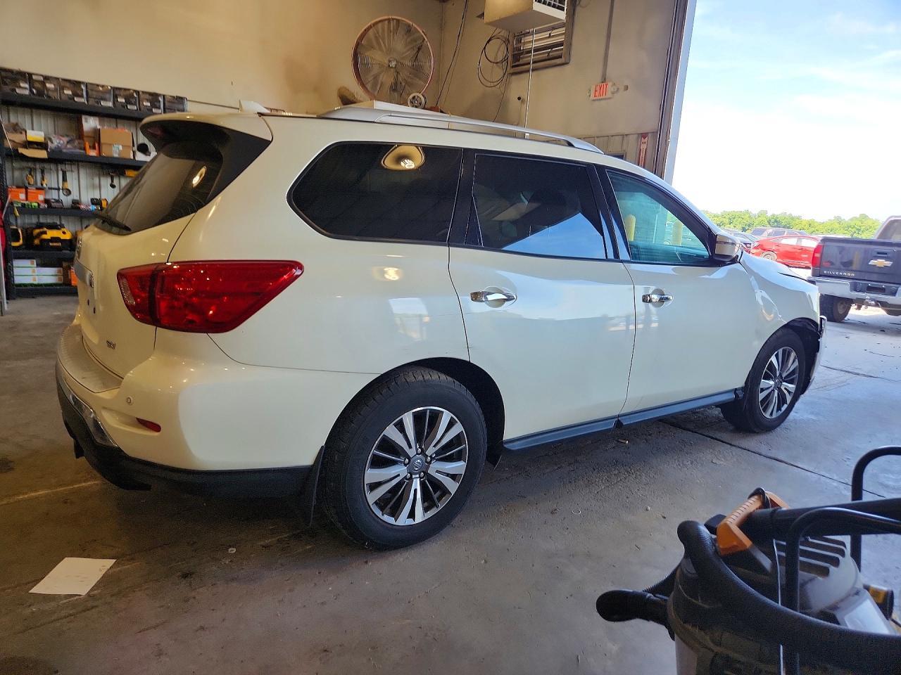 2020 Nissan Pathfinder Sv - Фото 3