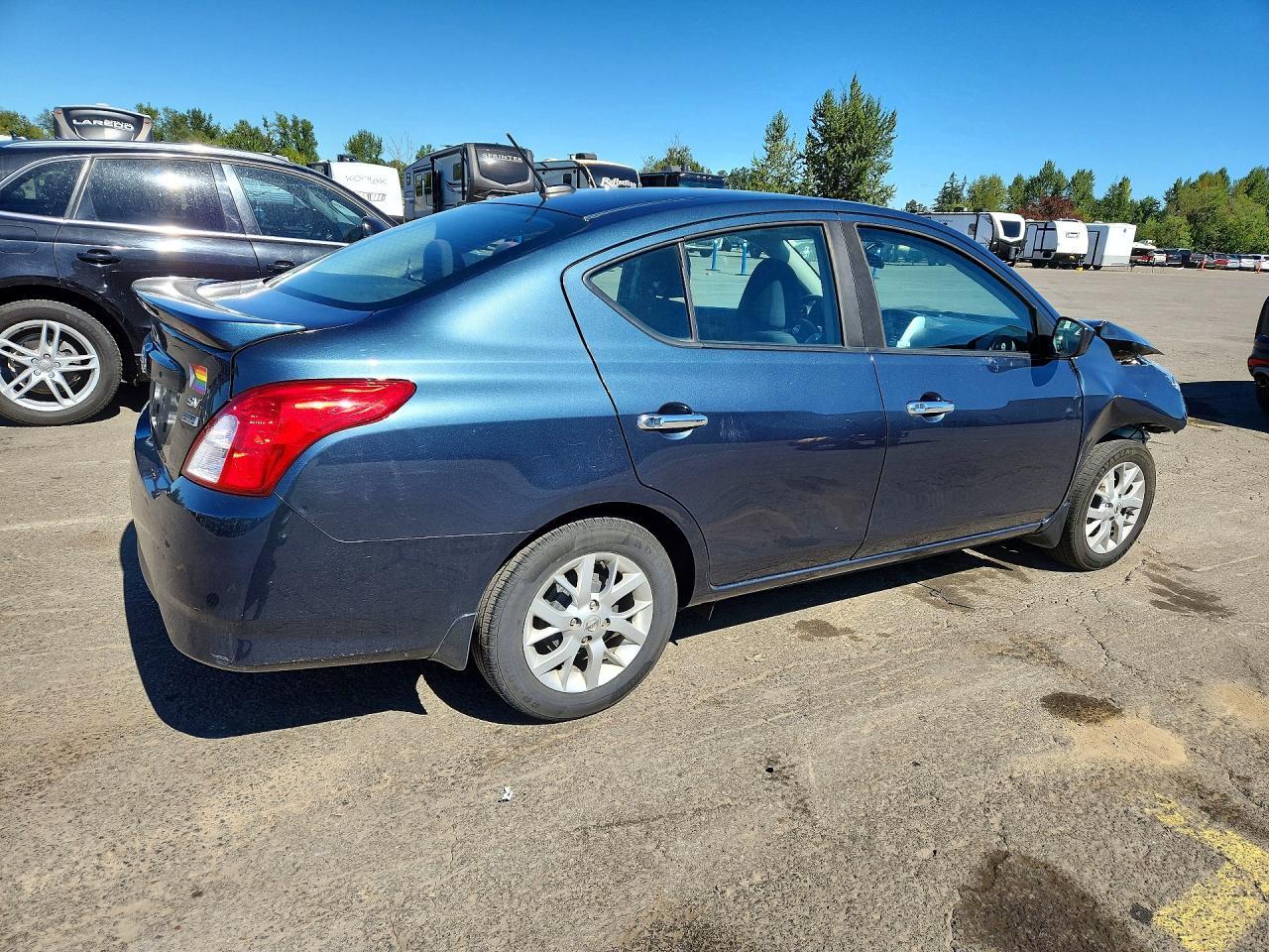 2017 Nissan Versa 1.6 S - Фото 3