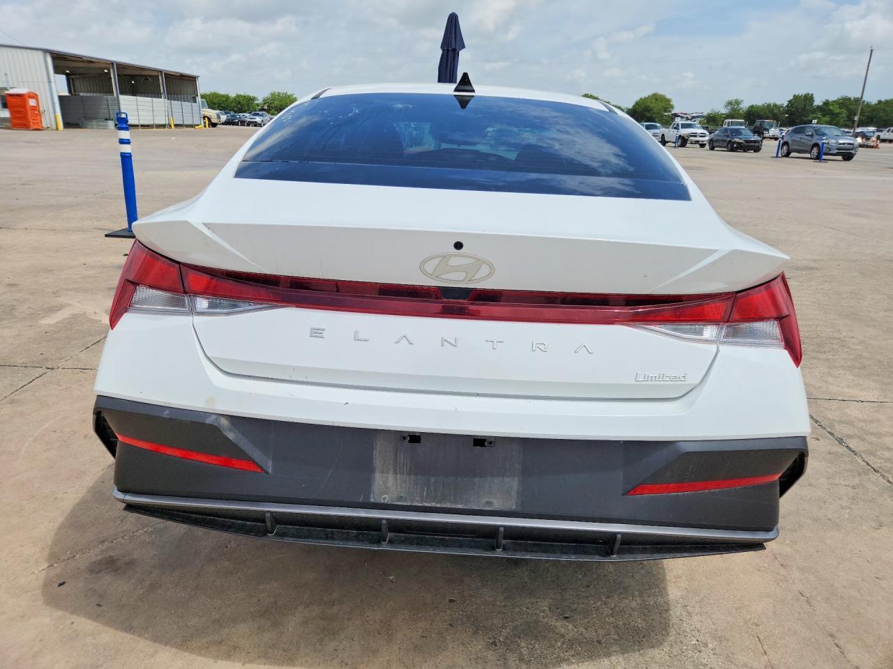 2024 Hyundai Elantra Se - Фото 6