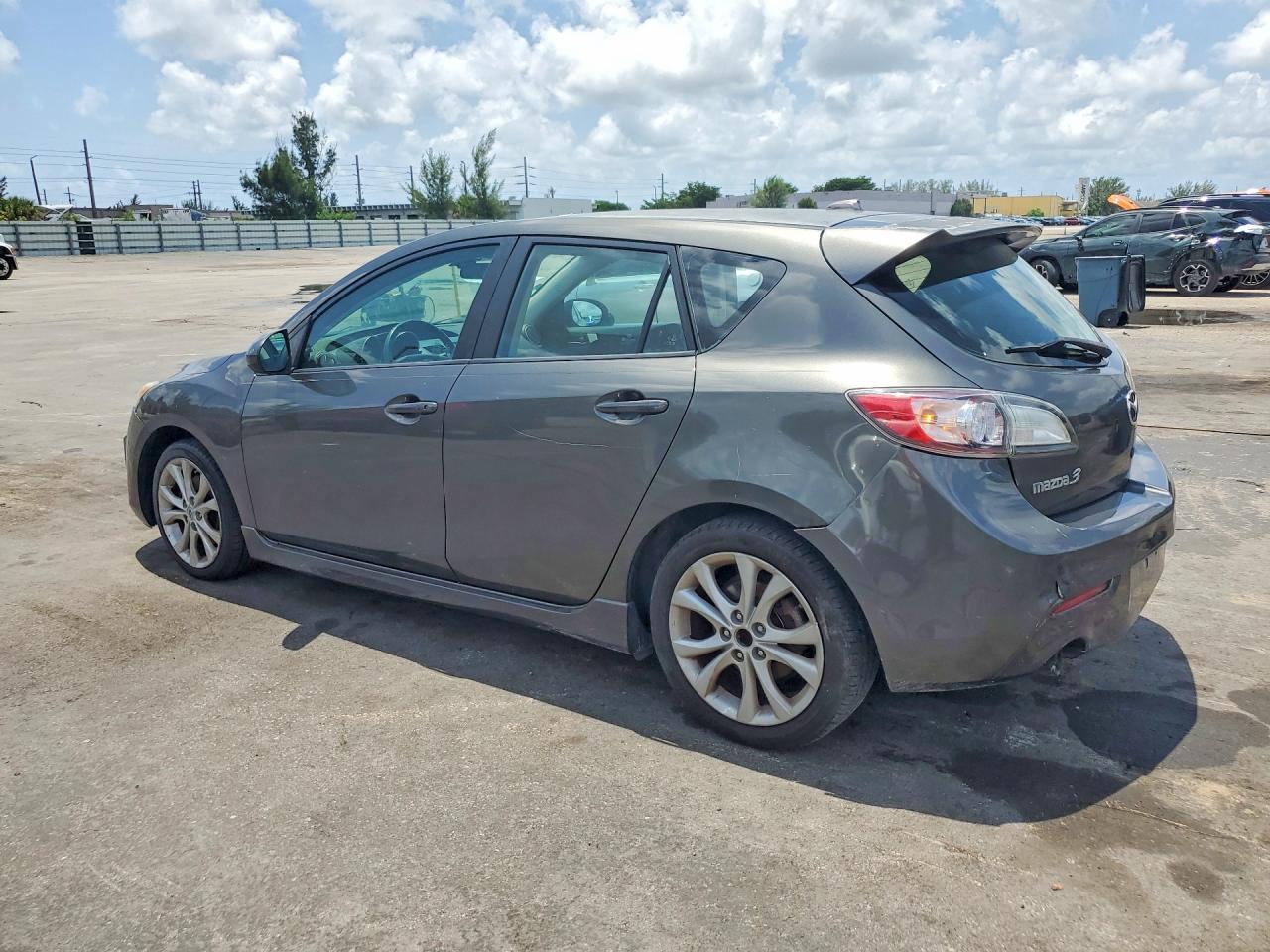 2011 Mazda 3 S - Image 2