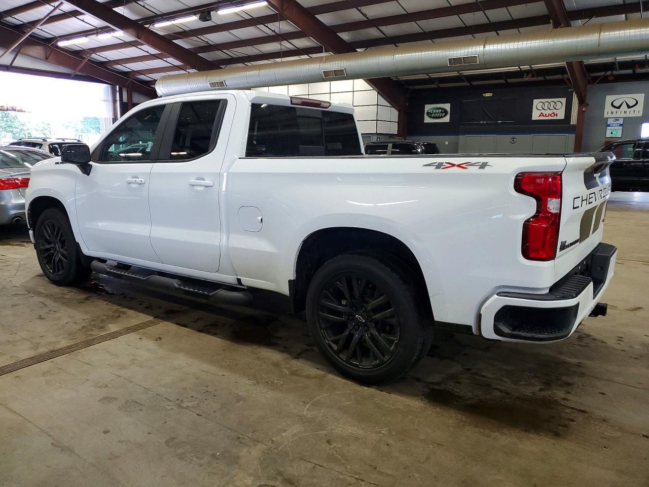 2020 Chevrolet Silverado K1500 Rst - Image 2