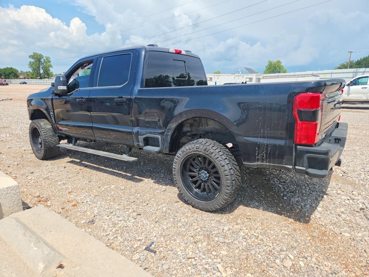 2025 Ford F250 Super Duty - Image 2