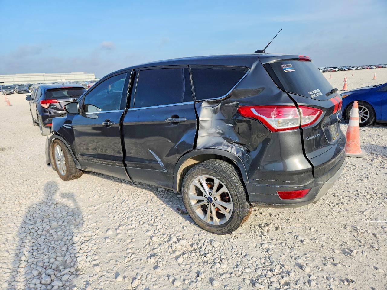 2015 Ford Escape Se - Image 2