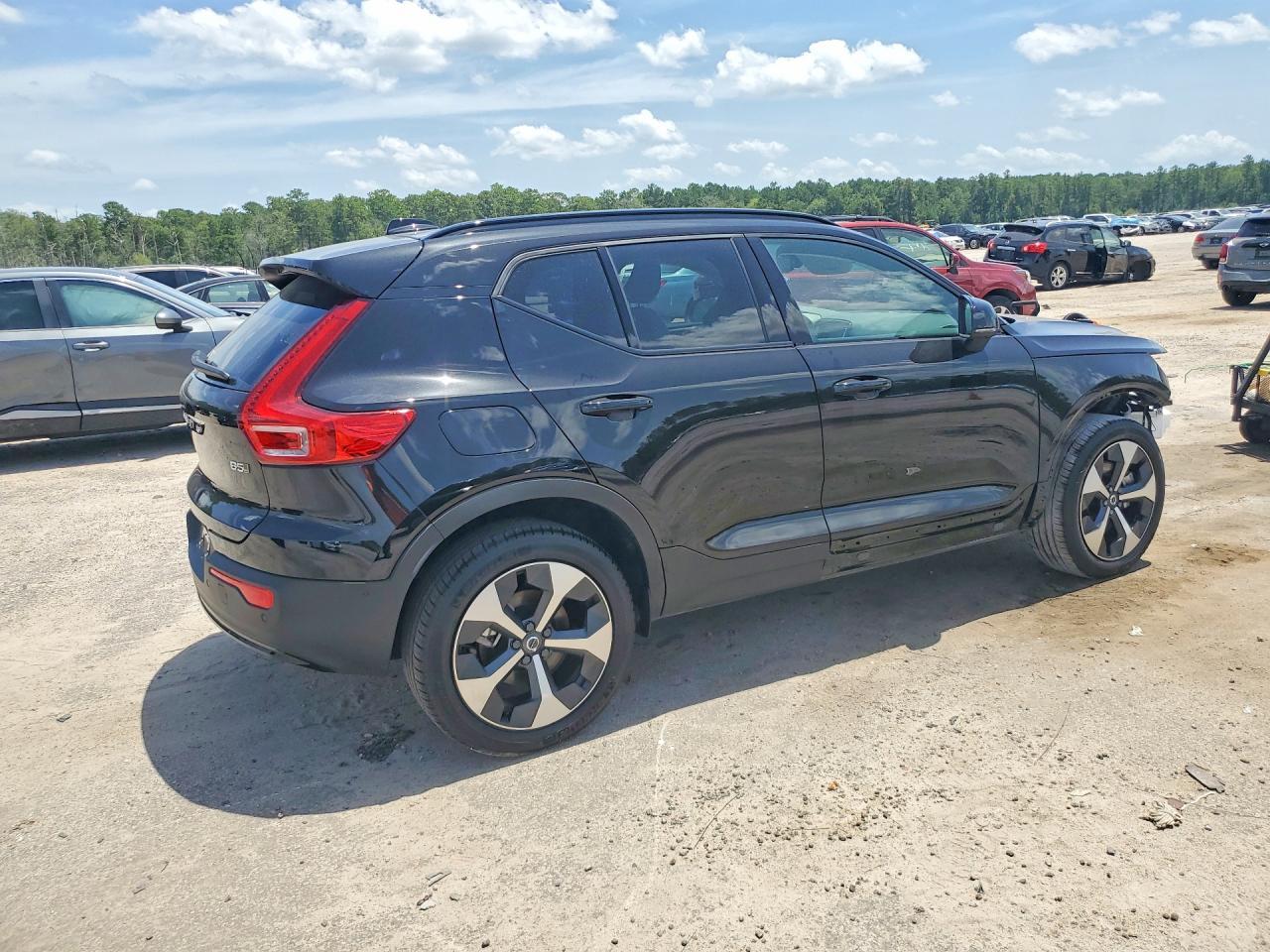 2026 Volvo Xc40 Plus - Фото 3