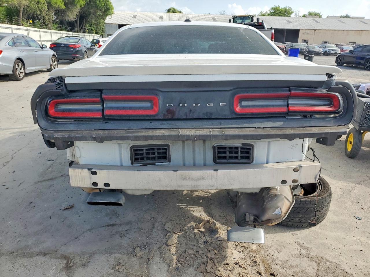 2015 Dodge Challenger Sxt - Image 6