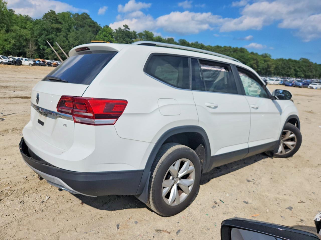 2018 Volkswagen Atlas Se - Фото 3