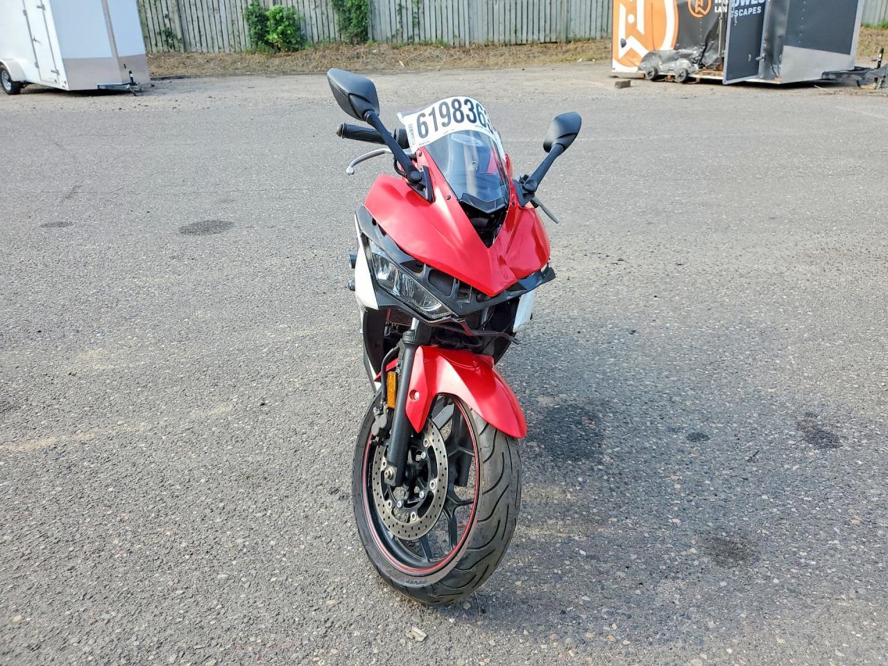 2015 Yamaha Yzf-R3 - Фото 2