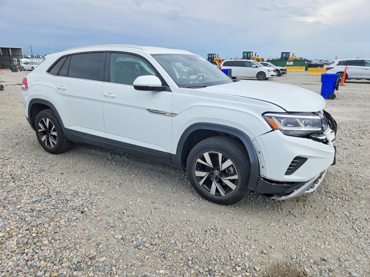 2023 Volkswagen Atlas Cross Sport Se - Image 4