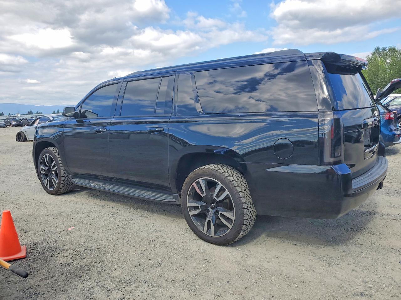 2019 Chevrolet Suburban C1500 Lt - Image 2