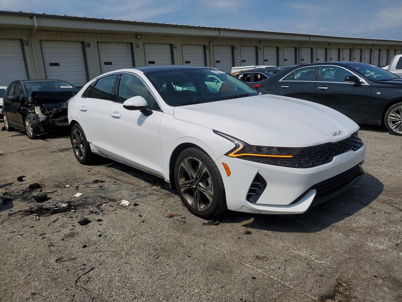 2022 Kia K5 Ex - Image 4