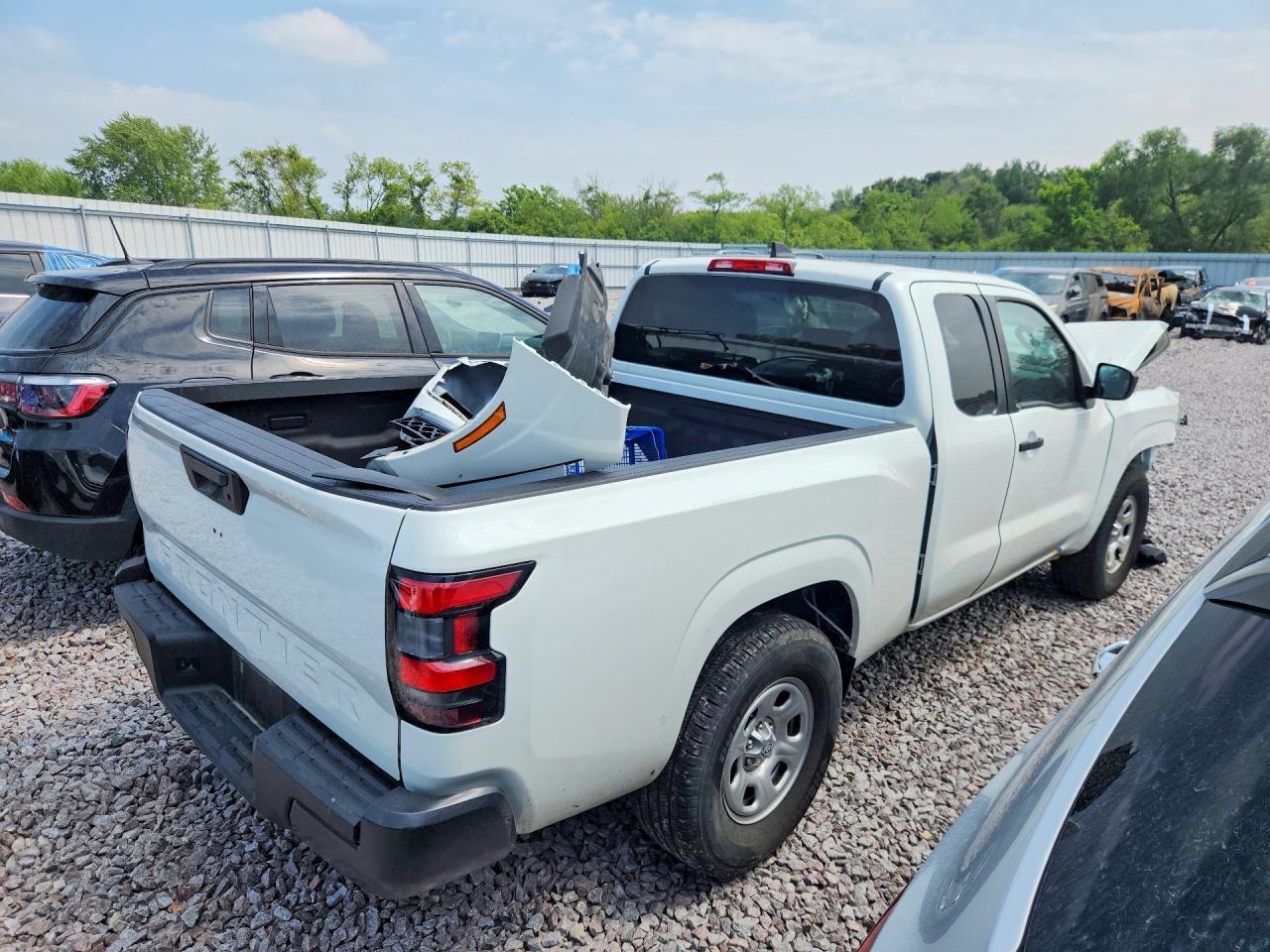 2024 Nissan Frontier S - Фото 3