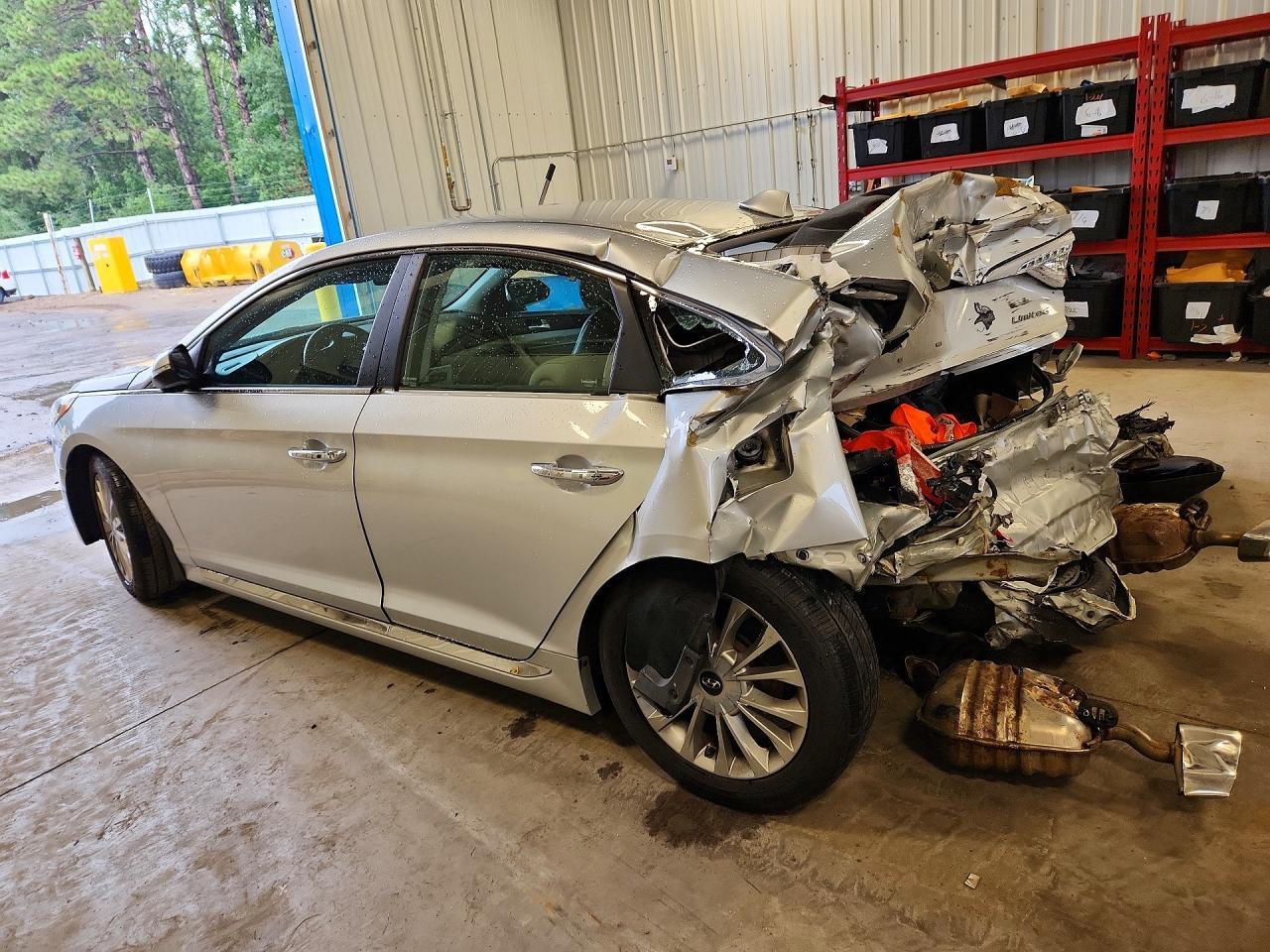 2015 Hyundai Sonata Limited - Image 2