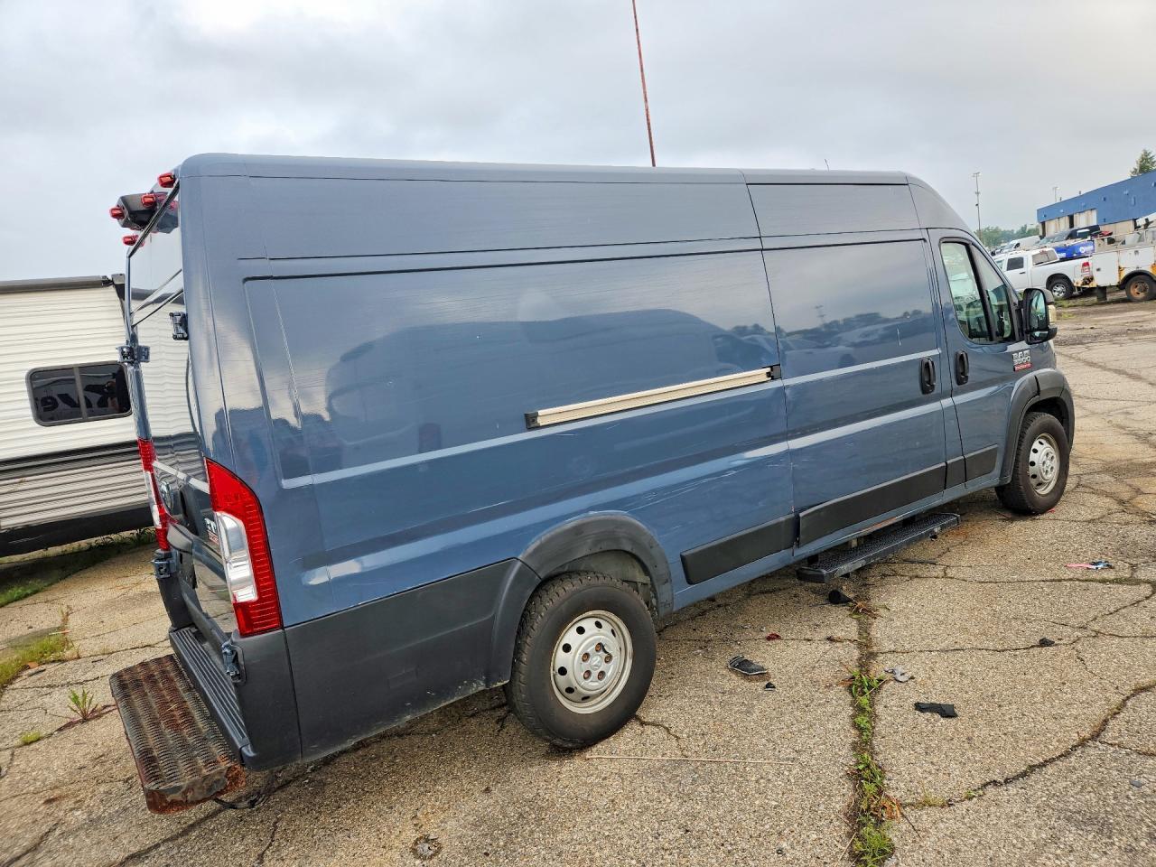 2020 Ram Promaster 3500 Delivery Van - Фото 3