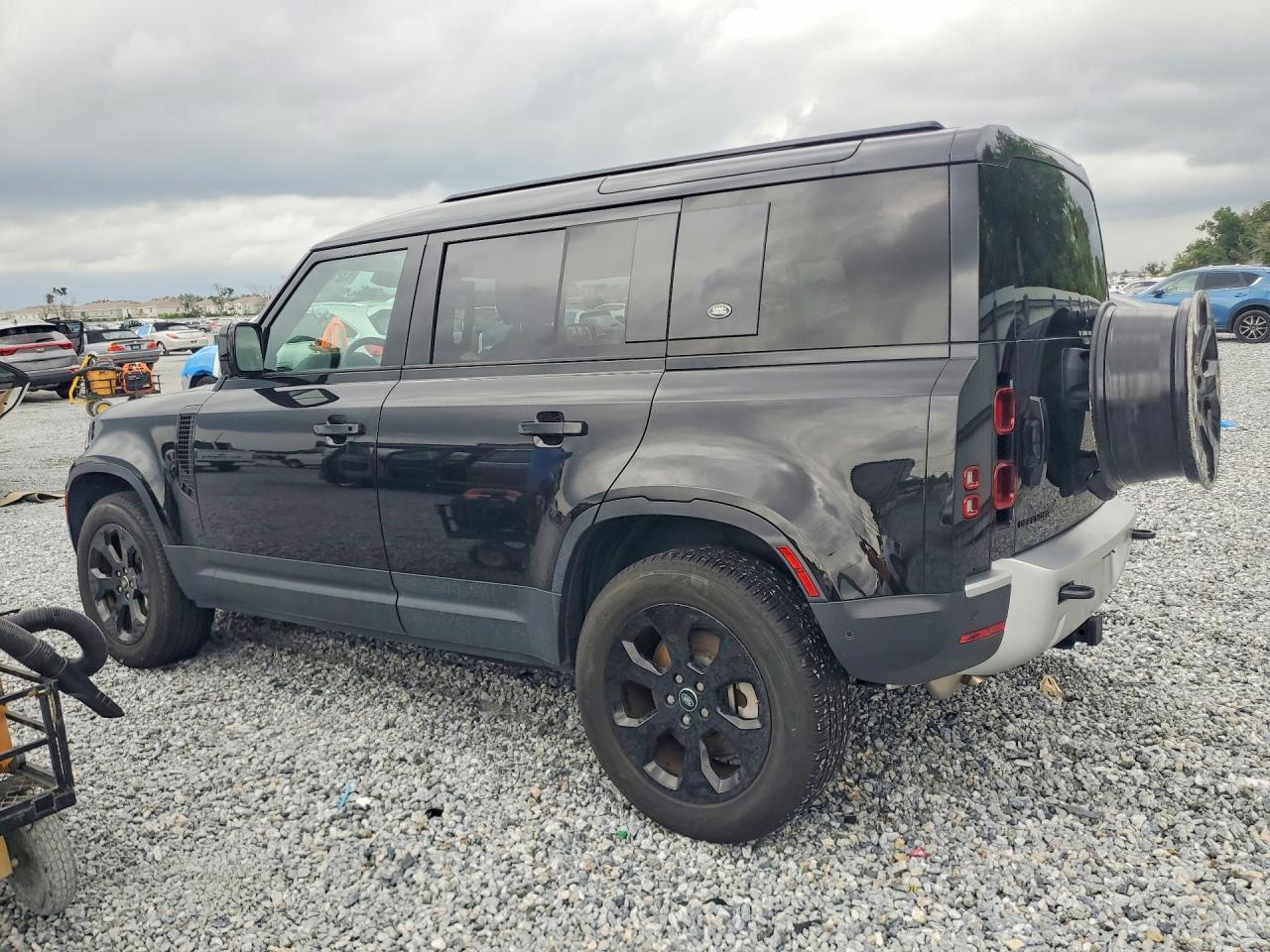 2024 Land Rover Defender 110 S - Image 2