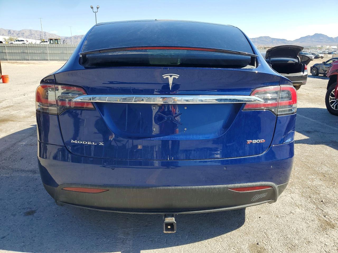 2016 Tesla Model X - Фото 6