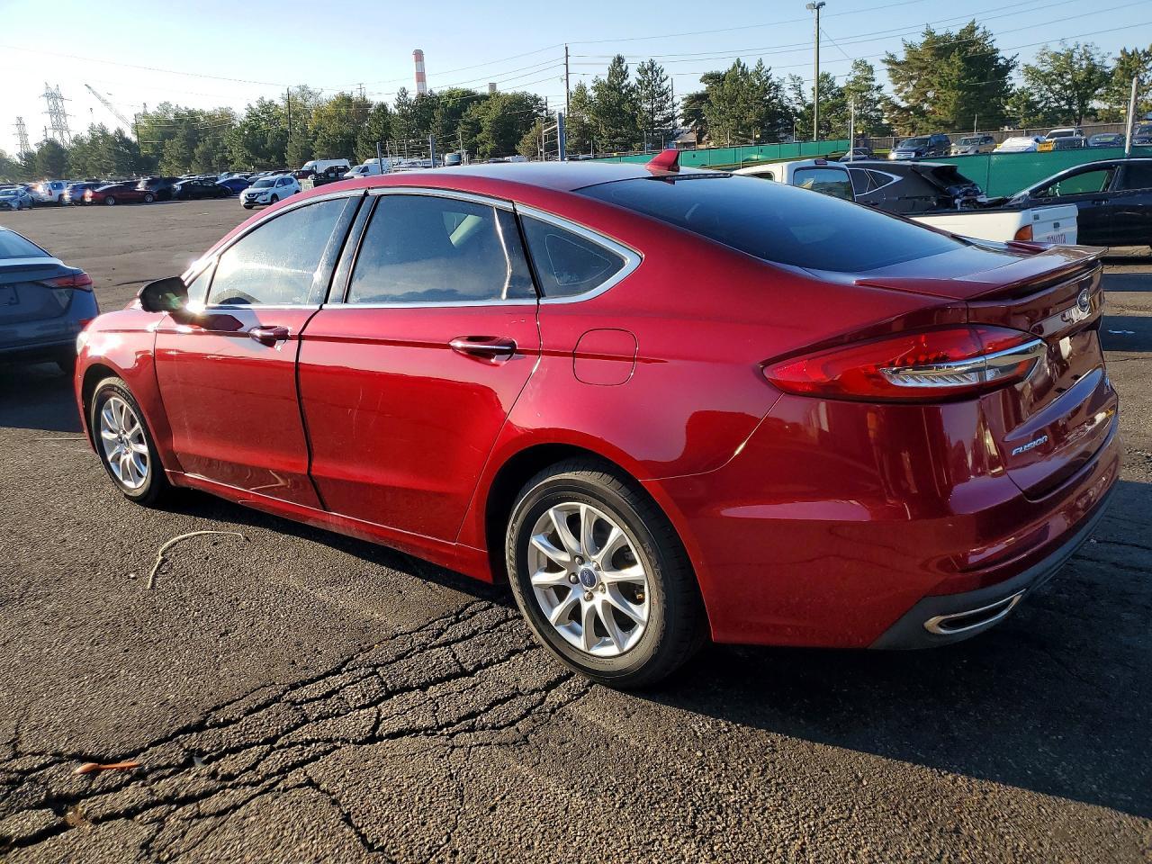 2019 Ford Fusion Titanium - Image 2