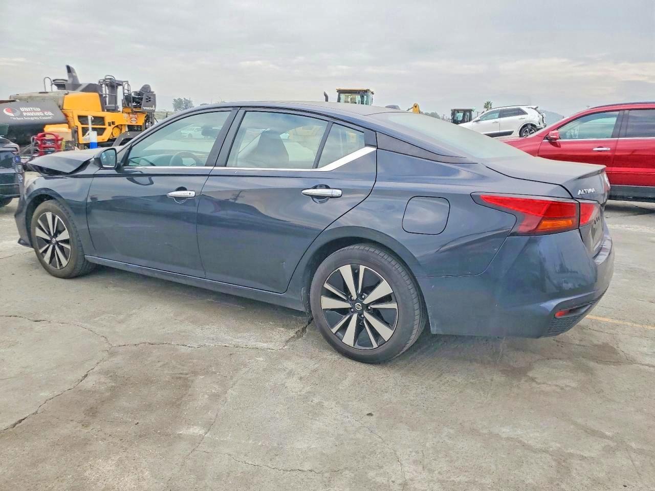 2021 Nissan Altima Sv - Image 2