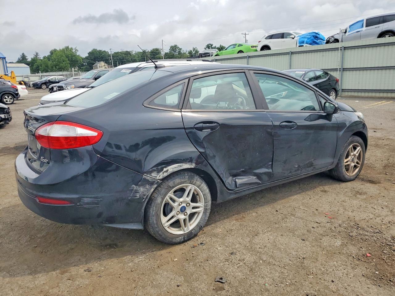2019 Ford Fiesta Se - Фото 3